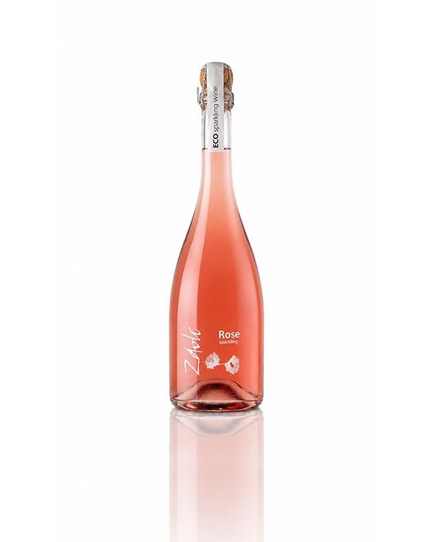 Zdolc brut je vrhunski pjenušavi rosé, dobiven od sorte merlot, proizveden Charmat metodom. Živahnih je kiselina, koje su zapravo osnova za dobar pjenušac. Svježe ljetno, lagano pjenušavo vino diskretne slatkoće i živahnih kiselina.